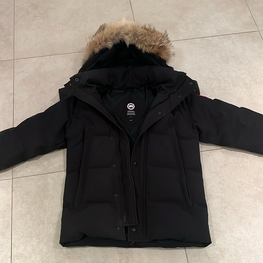 Men’s Canada Goose Wyndham Parka Jacket Men’s Extra Small